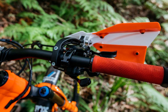 Barkbusters MTB Deflector and Plug Set