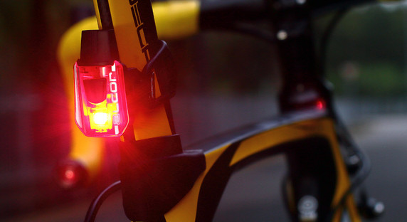 Moon Alcor 15lm USB Rear Light Black/Red