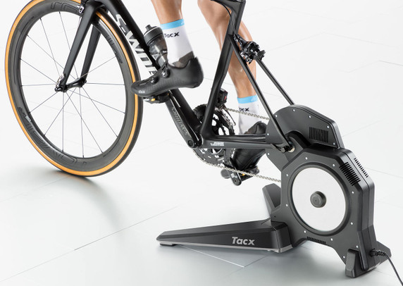 tacx flux s smart スマートトレーナーzwift whoosh
