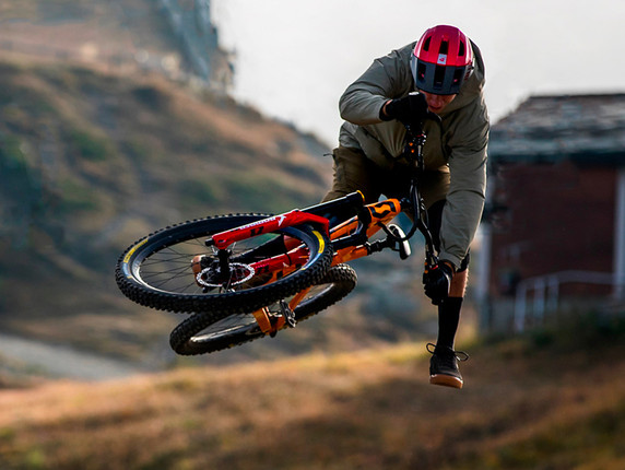 Bluegrass Rogue Core MIPS MTB Helmet