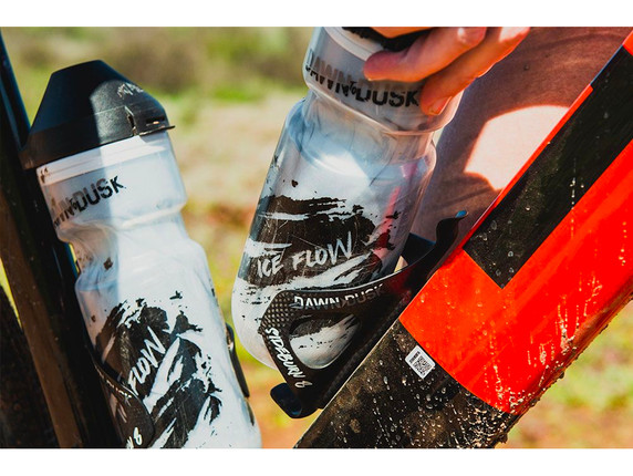 Dawn to Dusk Ice Flow Insulated Bottle w/ Dirt Mask