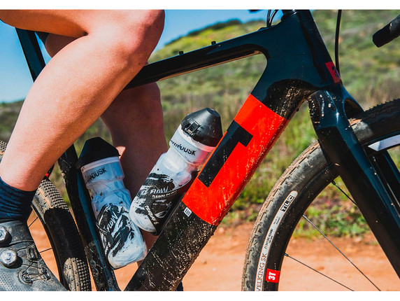 Dawn to Dusk Sideburn 8 Carbon Bottle Cage