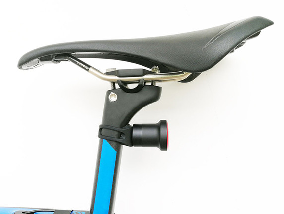 Enfitnix XLite100 Smart Tail Light - Seatpost Mounting