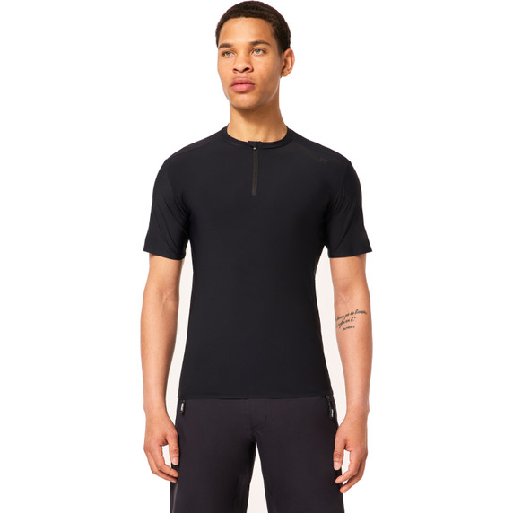 Oakley Point to Point 1/4 Zip Mens Blackout SS Jersey