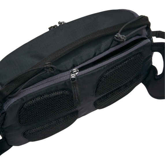 Oakley Seeker Traverse RC Blackout Hip Bag