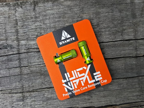 Granite Design Juicy Nipple Valve Cap w/Tubeless Valves Red 48mm