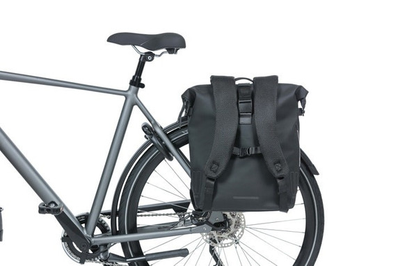 Basil Soho Backpack 17L Nordlicht Night Black