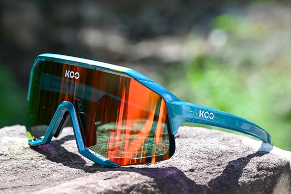 KOO Demos Sunglasses BORA Metallic Green Red MR Lens
