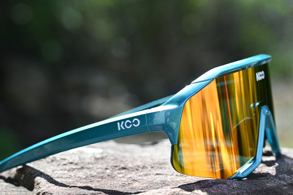 KOO Demos Sunglasses BORA Metallic Green Red MR Lens