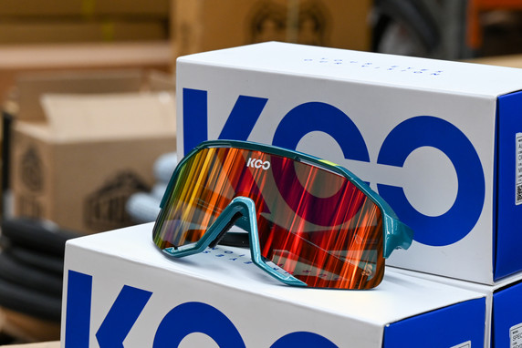 KOO Demos Sunglasses BORA Metallic Green Red MR Lens