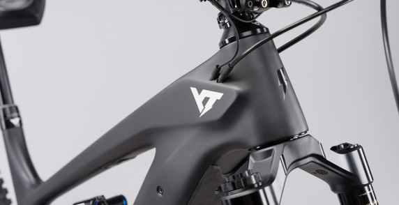 YT Decoy Core 4 29in Carbon Black Magic E-MTB