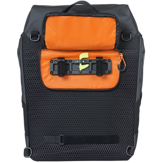 Basil Miles Tarpaulin Backpack Nordlicht LED 17L Black