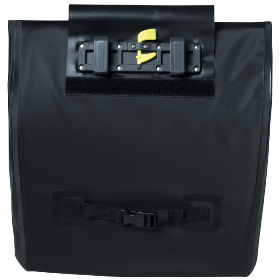 Basil Urban Dry Shopper Bag 25L Matt Black