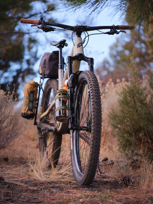 Old Man Mountain Axle Pack Fork Mount Adaptor