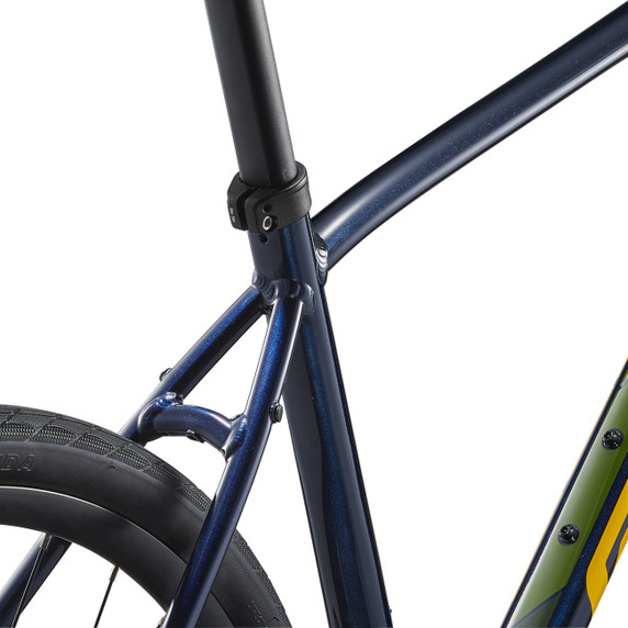 Giant Cross City 3 Disc Ultra Navy Road Bike