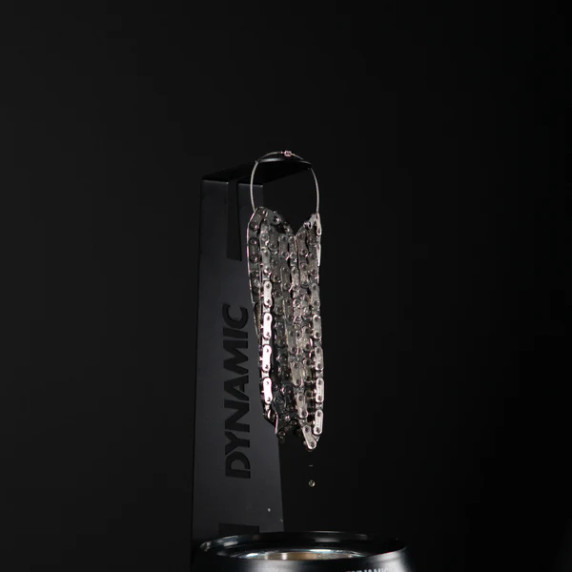 Dynamic Drip Dock Chain Stand
