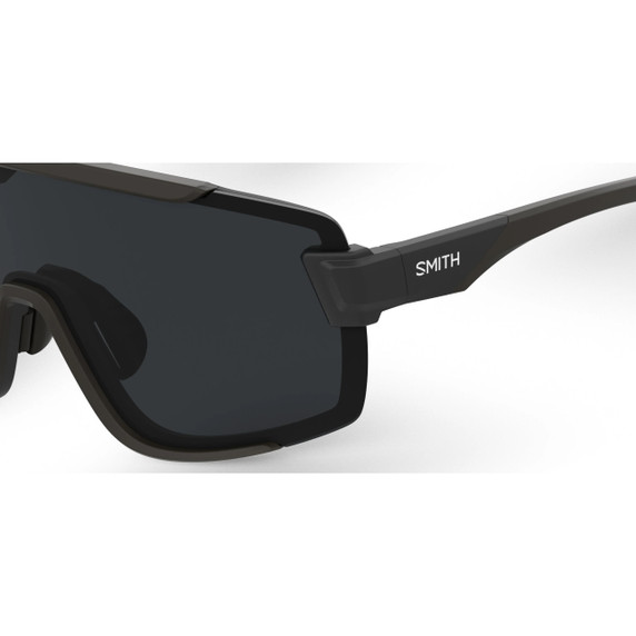 Smith Wildcat Sunglasses Matte Black W/ ChromaPop Photochromic Clear To Grey Lens