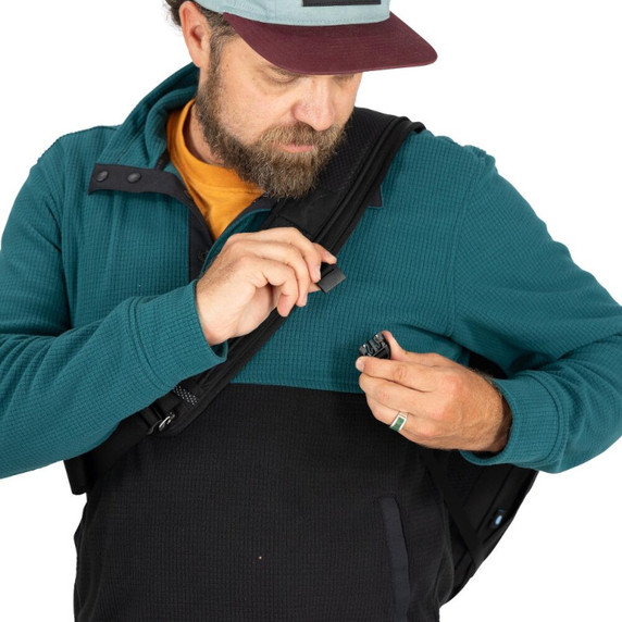 Osprey Metron 18 Messenger Bag Black