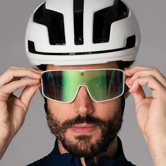 Ulac Otaku Sunglasses White/Blue Photochromic Lens