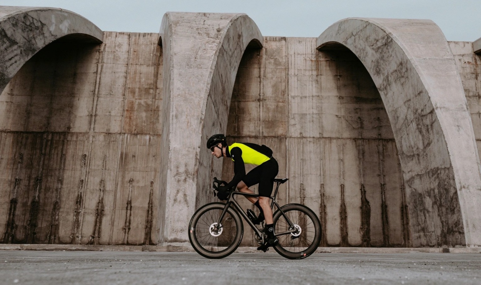 Assos