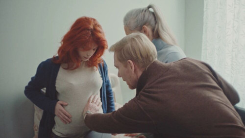Lucy Wirth in Unser Kind film portraying surrogacy pregnancy