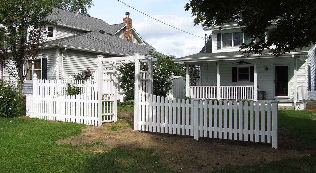 Vinyl Picket Fence