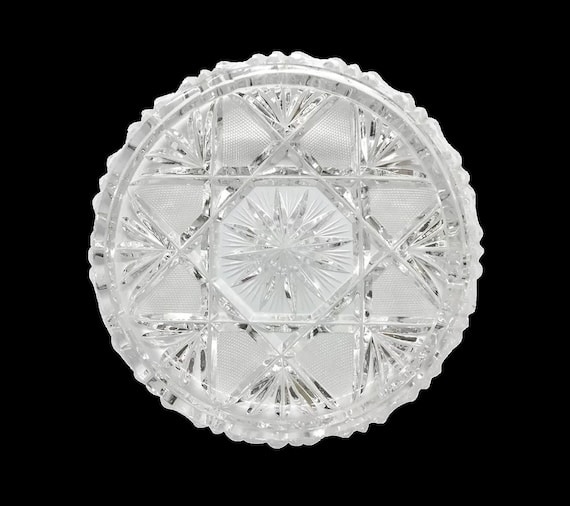 Elevate Your Smoking Experience: The Allure of Luxury Brilliant Cut Cigar Ashtrays