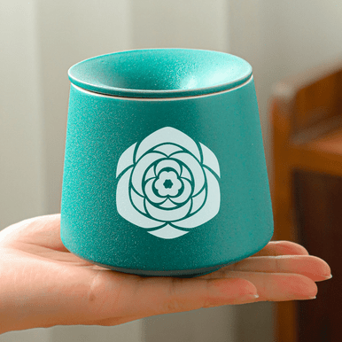 Custom ceramic ashtray with matching lid for odor containment