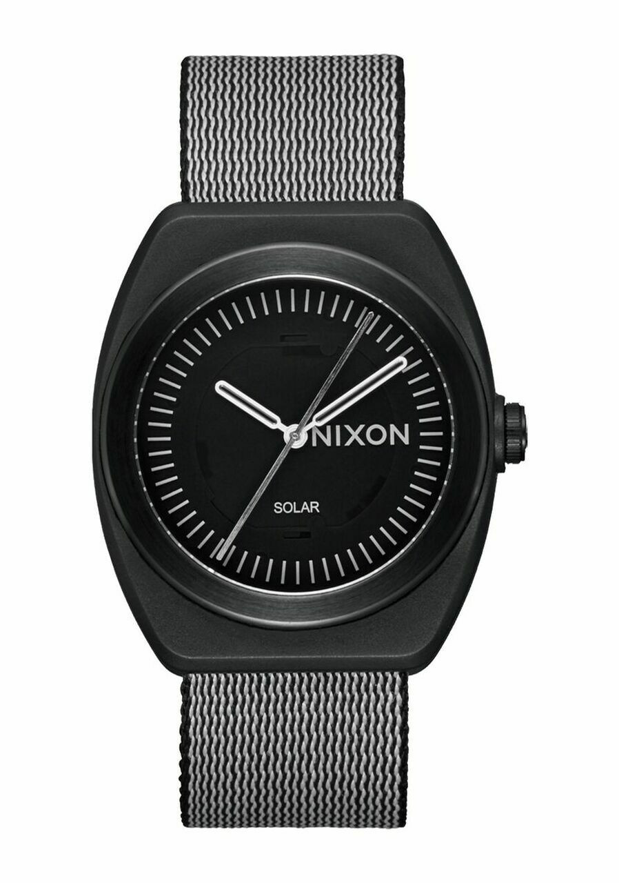 (SALE!!!) Nixon Light-Wave Solar Watch