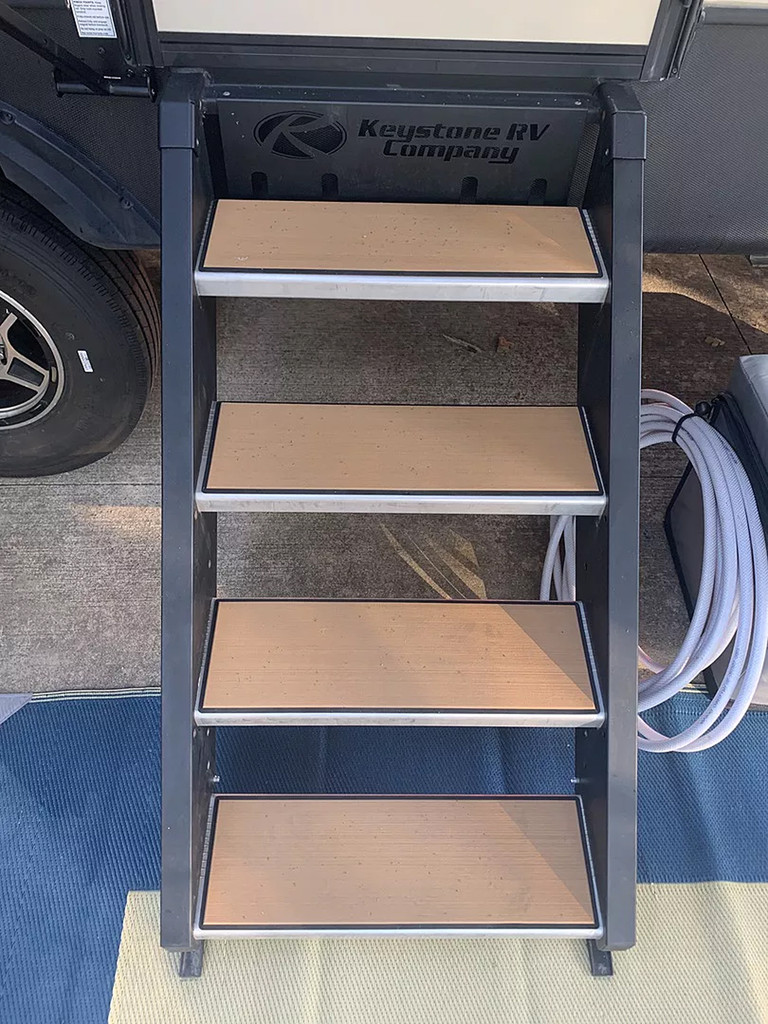 19" x 7.5" - RV Step Treads
