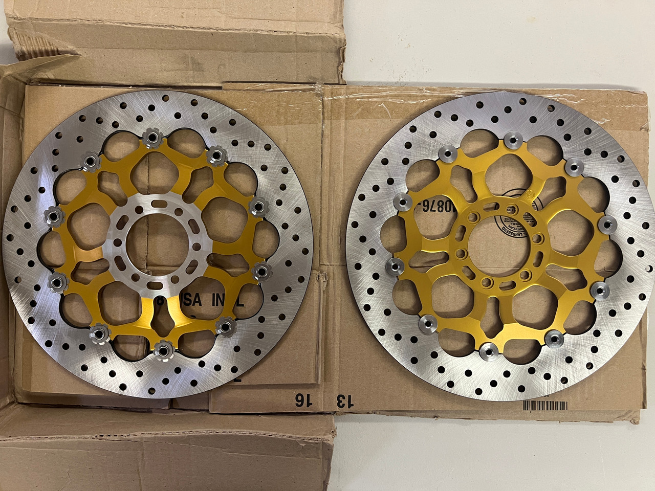 front brake rotor Bremboアップグレードフロントブレーキディスクに