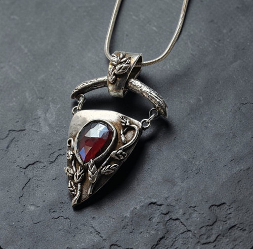 7-5p Wooland Pendant 