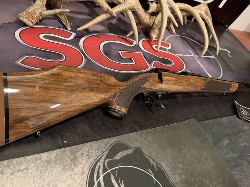 Weatherby Mark V Deluxe Varmintmaster 224 New Serial #WY222848