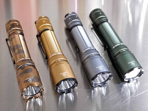Fenix TK20R UE (Ultimate Edition) Rechargeable Flashlight Fenix TK20R UE (Ultimate Edition) Rechargeable Flashlight