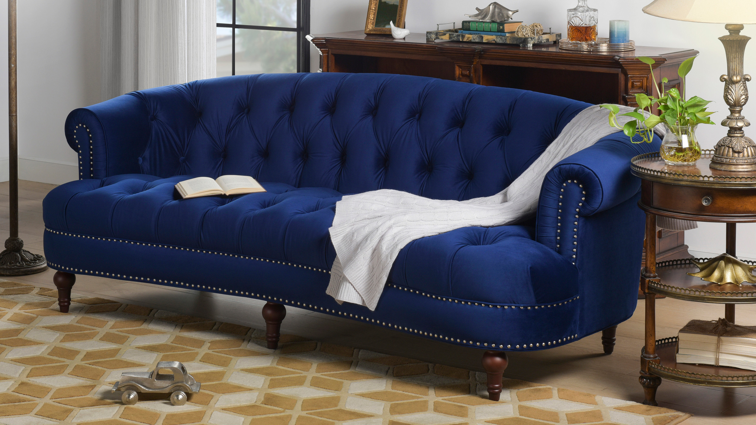 Jennifer Taylor Home La Rosa Chesterfield Sofa - Thumbnail 4