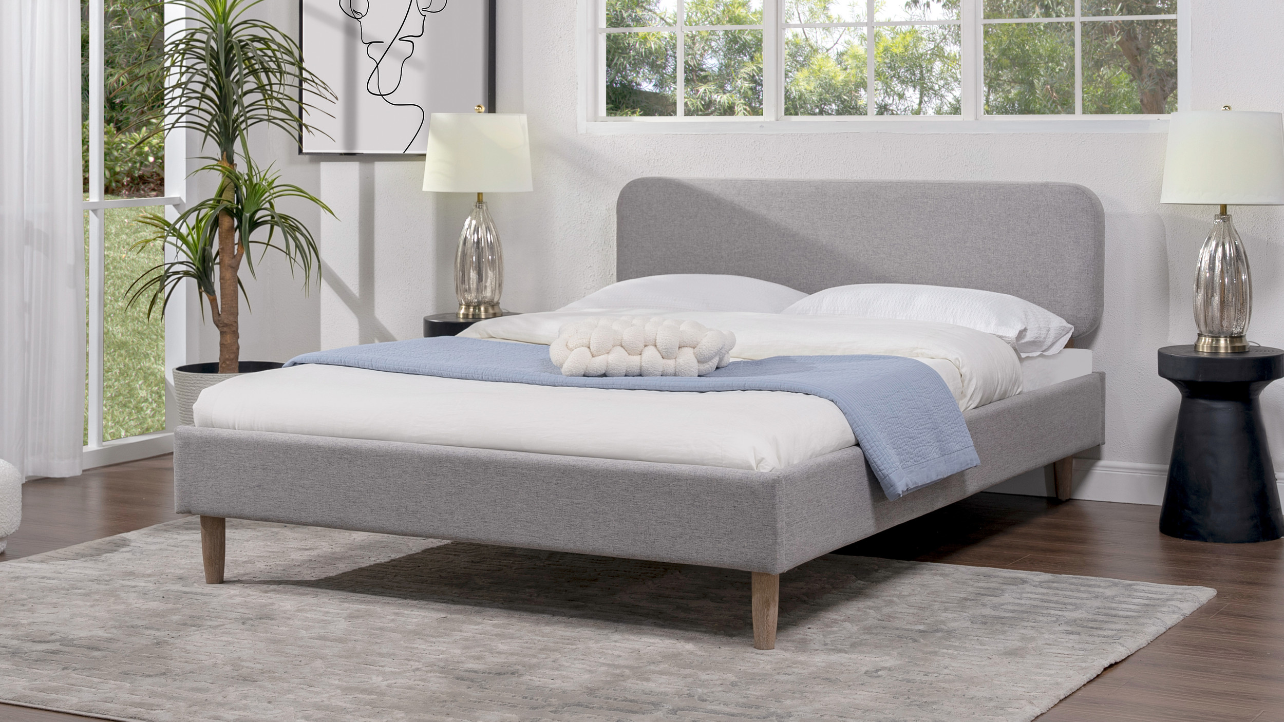 Jennifer Taylor Home Diego Platform Bed