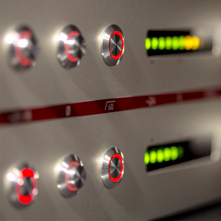 Neumann V 402 Microphone Preamp | FrontEndAudio.com
