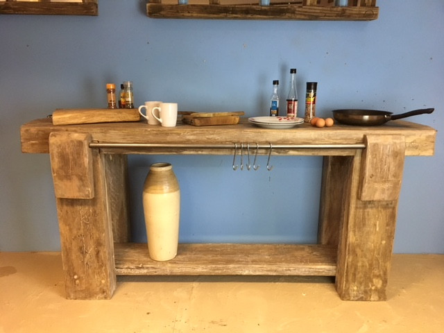 rustic-outdoor-patio-garden-Barbecue-table