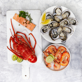 Buy Sanford and Sons new Seafood Box delivered to your door. Our Ready to Eat Box features Cooked Crayfish, Cooked White Tiger Prawns, Pacific Oysters, and Sanford and Sons’ Hot Smoked Salmon.