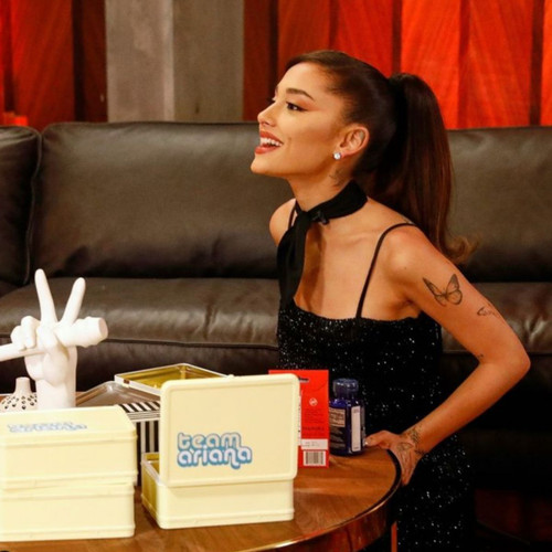 Ariana Grande Gifts Artists A Vocal First Aid Kit on Season 21 of The Voice