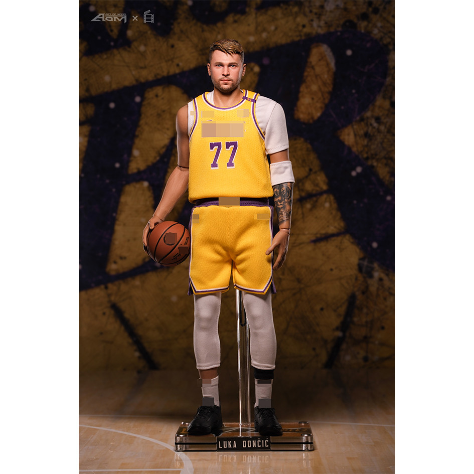 NBA ballers　Luka Dončić レイカーズフィギュア RARE Display Zuru NBA Ballers Series 2 Luca Doncic - Lakers Home