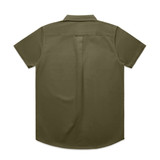 A short-sleeved work shirt in olive green, featuring a back pleat and a collar. It has a logo on the side.