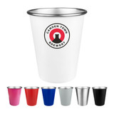 A drink bottle in white with a silver rim, featuring a logo, surrounded by cups in pink, red, blue, silver, and black.