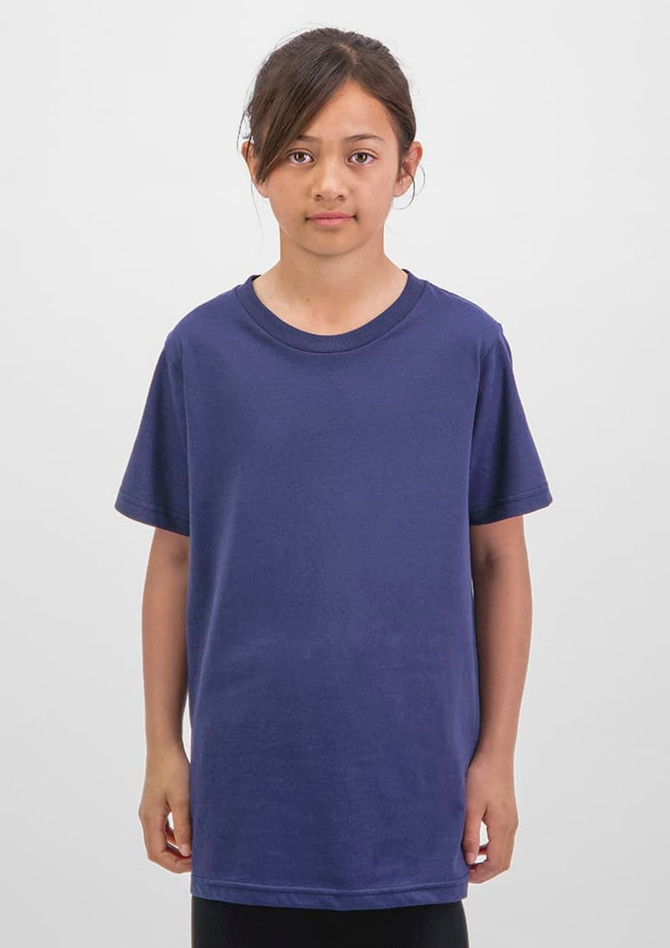 A short sleeve tee in navy blue, featuring a relaxed fit and a round neckline, displayed on a model.