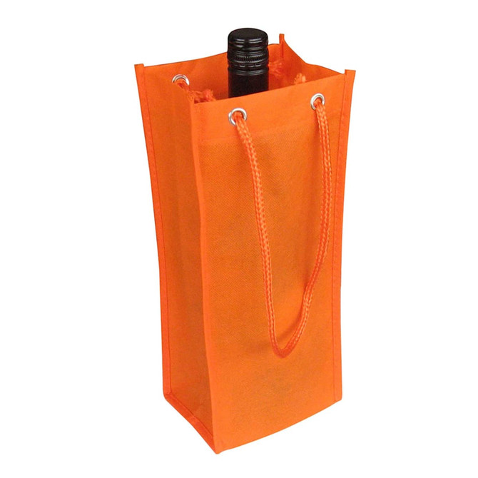 A drink bottle in an orange non-woven single bottle bag with handles. The bag has a logo on it.