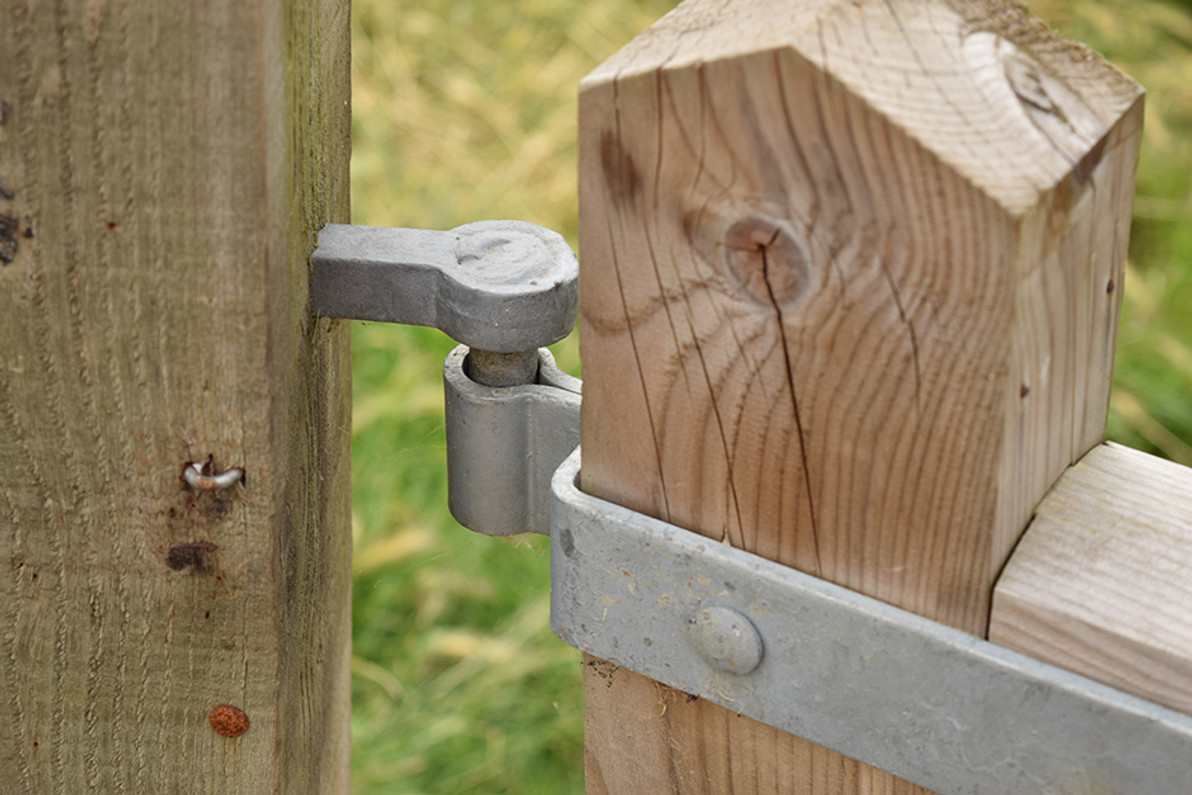 What Ironmongery Do I Need For Field Gates?