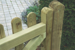 3ft Round Premium Picket Gate (900 x 900mm) - Pressure Treated Green Timber