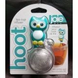 The Owl Loose Leaf Tea Infuser brings a touch of personality to your daily tea ritual while making loose-leaf brewing simple. Designed with a convenient lever that rests securely over the rim of your mug, this charming owl keeps your loose tea contained while it steeps.