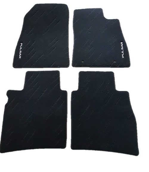 Nissan Pulsar Deluxe Mat Set