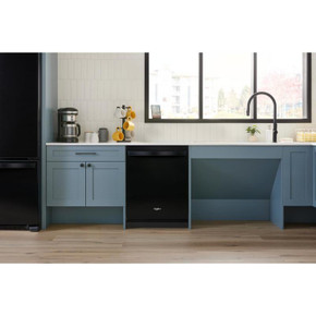 Whirlpool® Lave-vaisselle affleurant aux armoires en noir avec 3ᵉ panier - 44 dBA WDT550SAPB